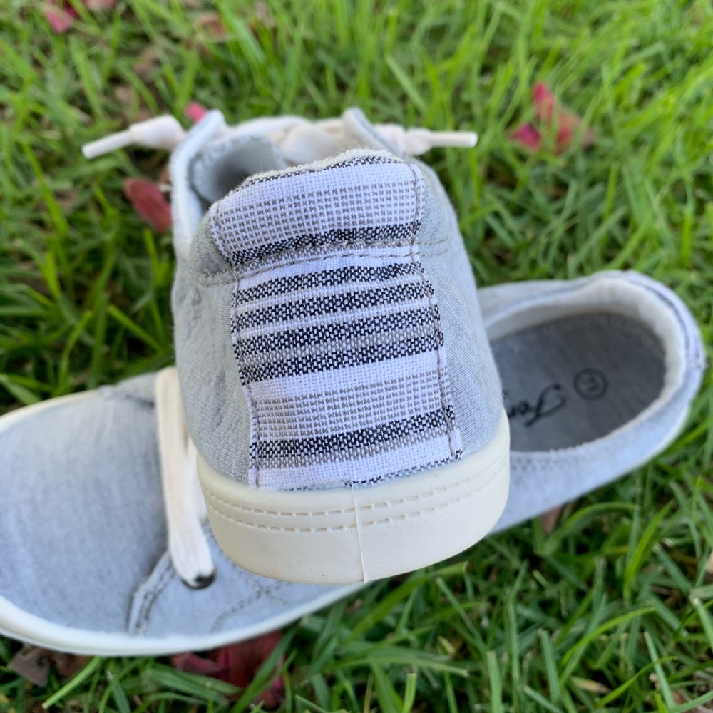 CUTE GRAY LACE UP SLOUCHY FLAT SNEAKERS KICKS - Picture 5 of 6